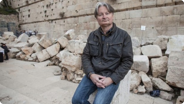 Professor Shimon Gibson at Western Wall; Photo by Emil Salman. From http://www.haaretz.com/news/features/.premium-1.635160