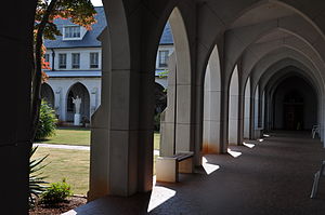 English: A view of the cloister garden and sta...